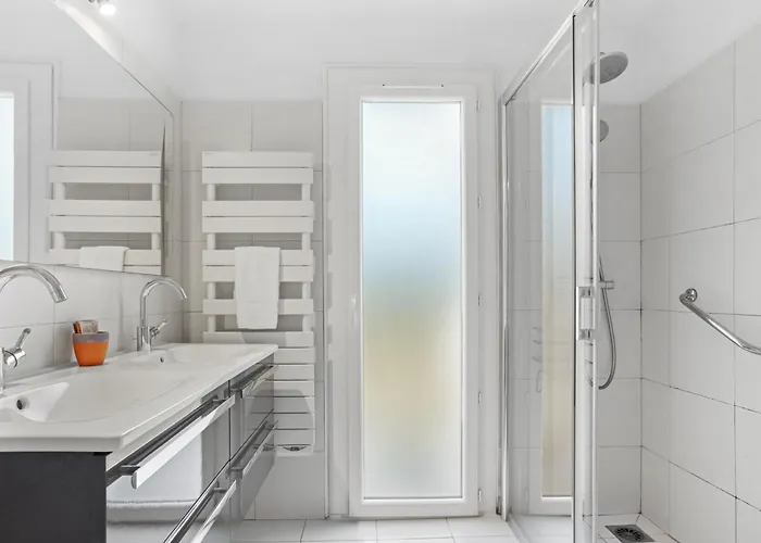 Artemis Piscine Golfe St-trop * Grimaud