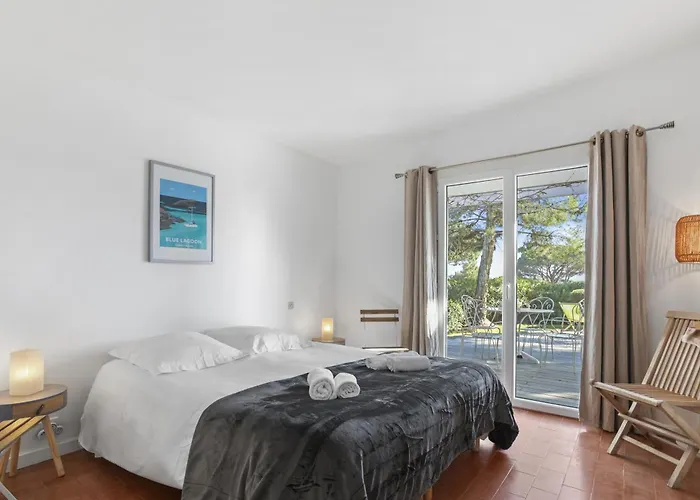 Artemis Piscine Golfe St-trop * Grimaud