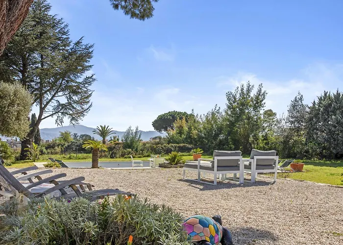 Artemis Piscine Golfe St-trop * Grimaud